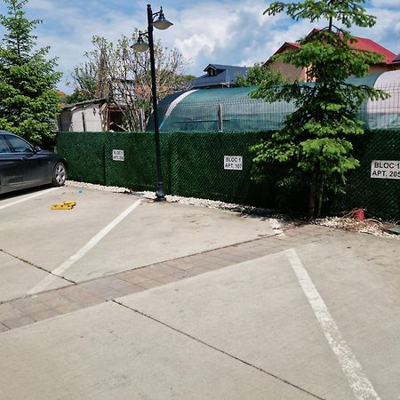 Apartament In โอโตเปนี ภายนอก รูปภาพ