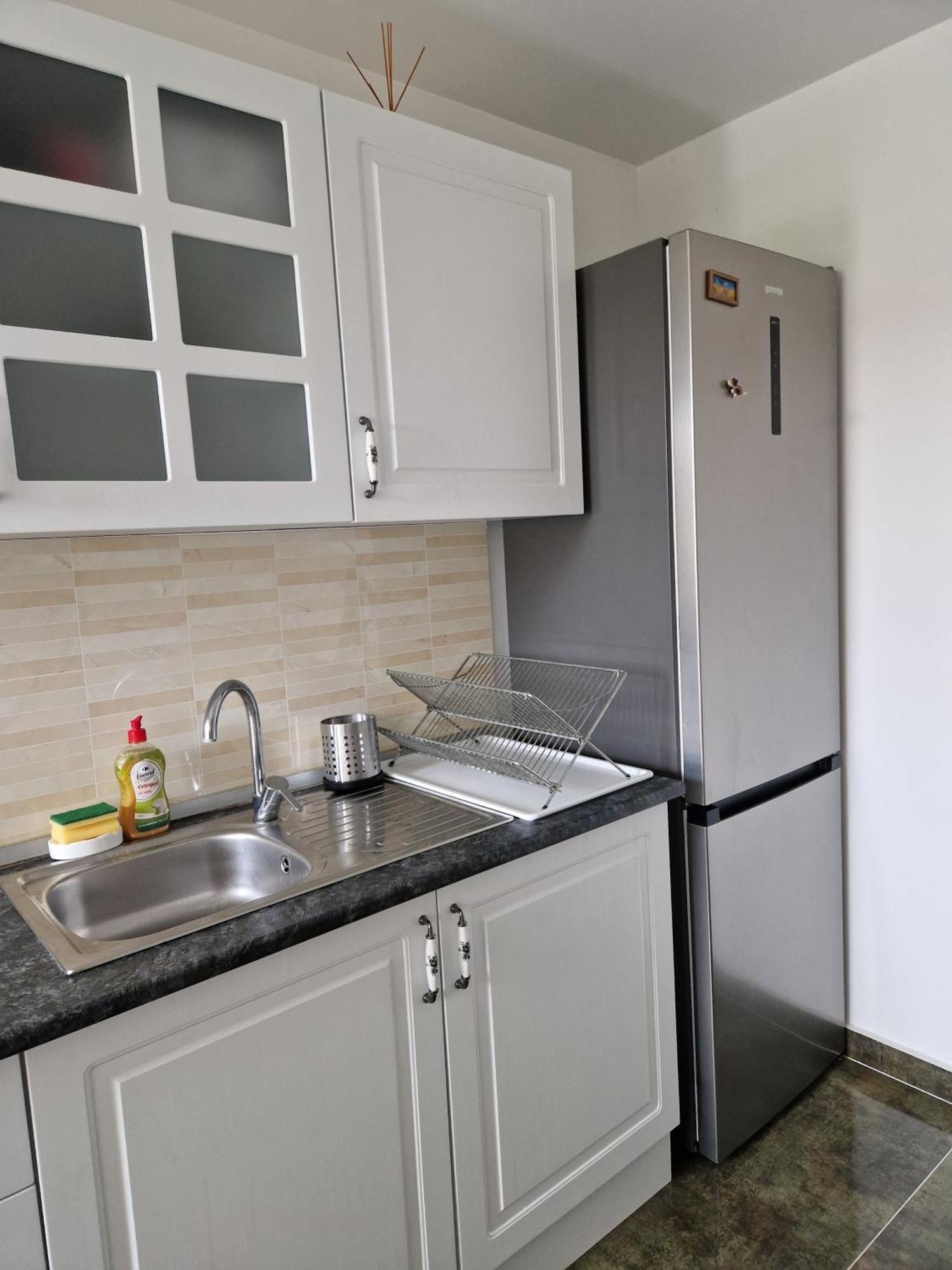 Apartament In โอโตเปนี ภายนอก รูปภาพ